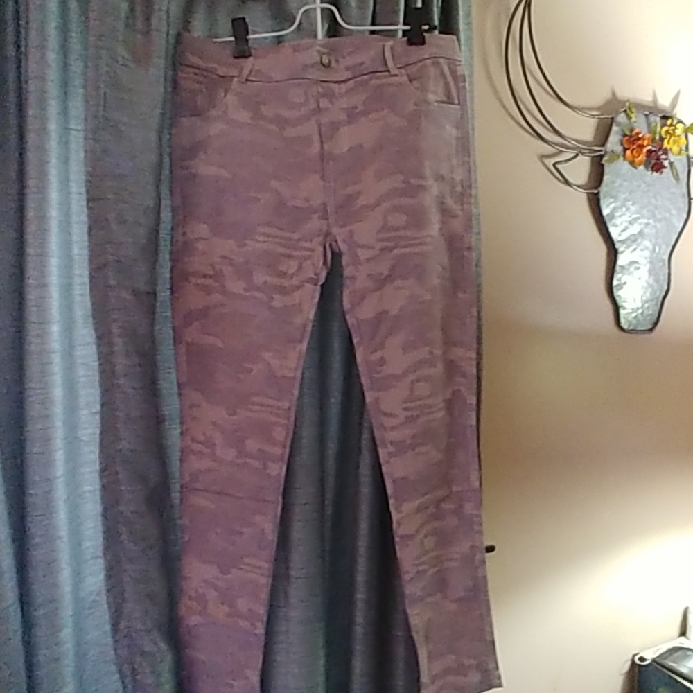 Cute camo jeggings